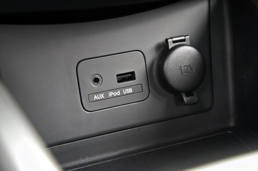  Kia Forte 2010 года  (фото 8 из 18)